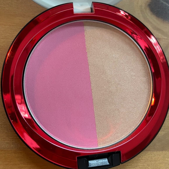 MAC Disney’s Cruella Powder Blush Duo Compact Cruel-La Intentions - Picture 6 of 7